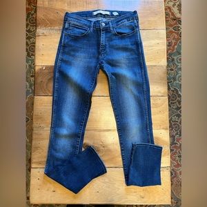 Wrangler Europe | Corynn | Regular Waist Skinney leg